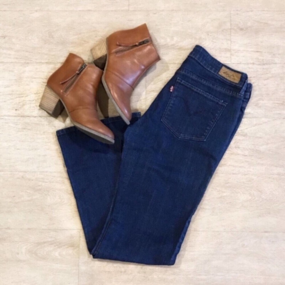 Levi’s Bootcut Slight Curve Blue Jeans Size 8